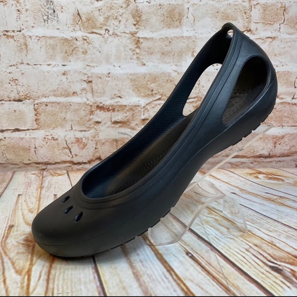 Women’s Crocs - Picture 4 of 5